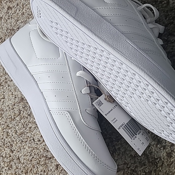 Adidas White Sneakers Modern Minimalist Design - Picture 5 of 5